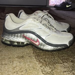 Women’s Nike Reax Run 5 size 8
